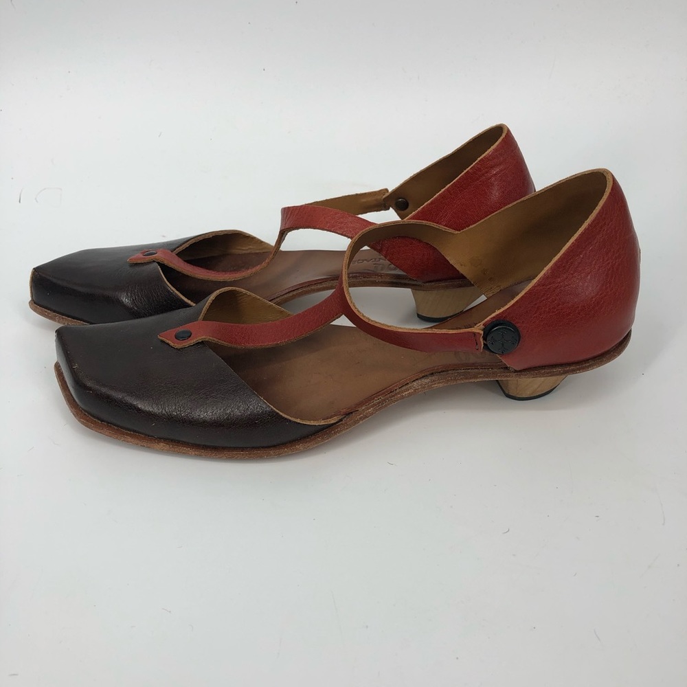Cydwoq Rhona T strap kitten heel 36 6!